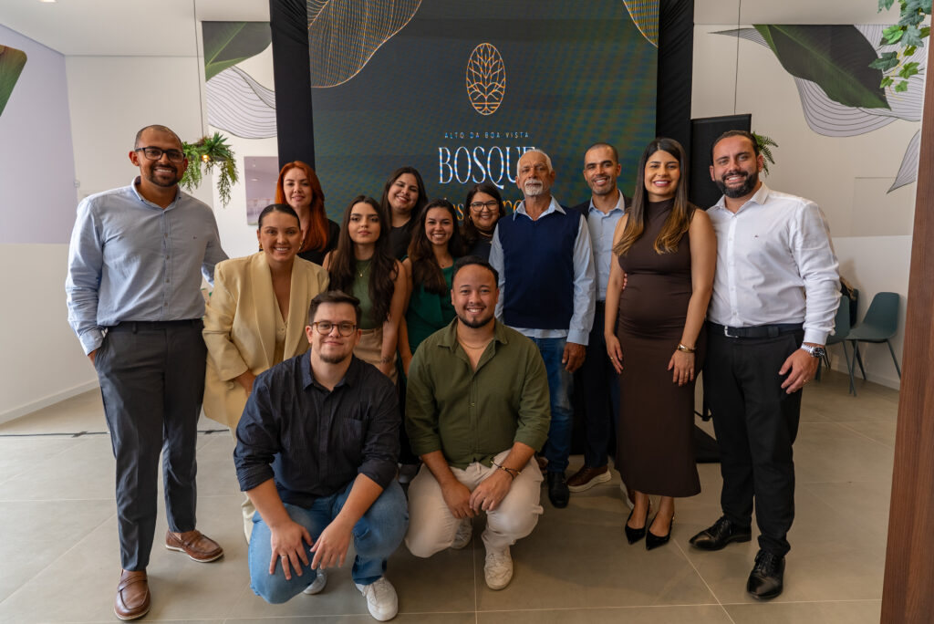 Equipe Geratriz presente no evento de lançamento do plantão de vendas e meeting para corretores
